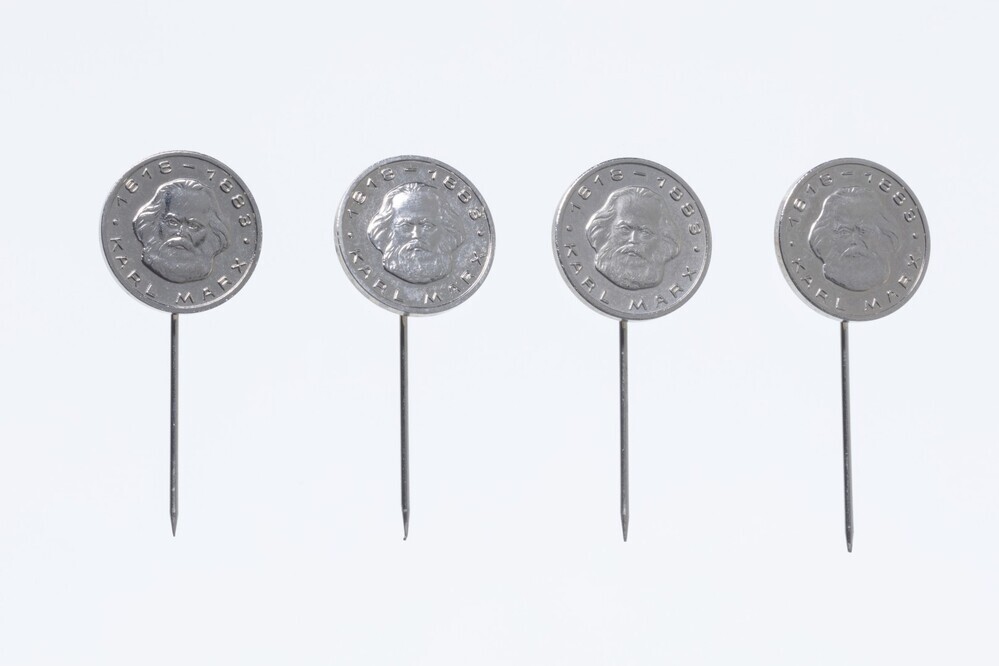 Communistische speldjes en buttons