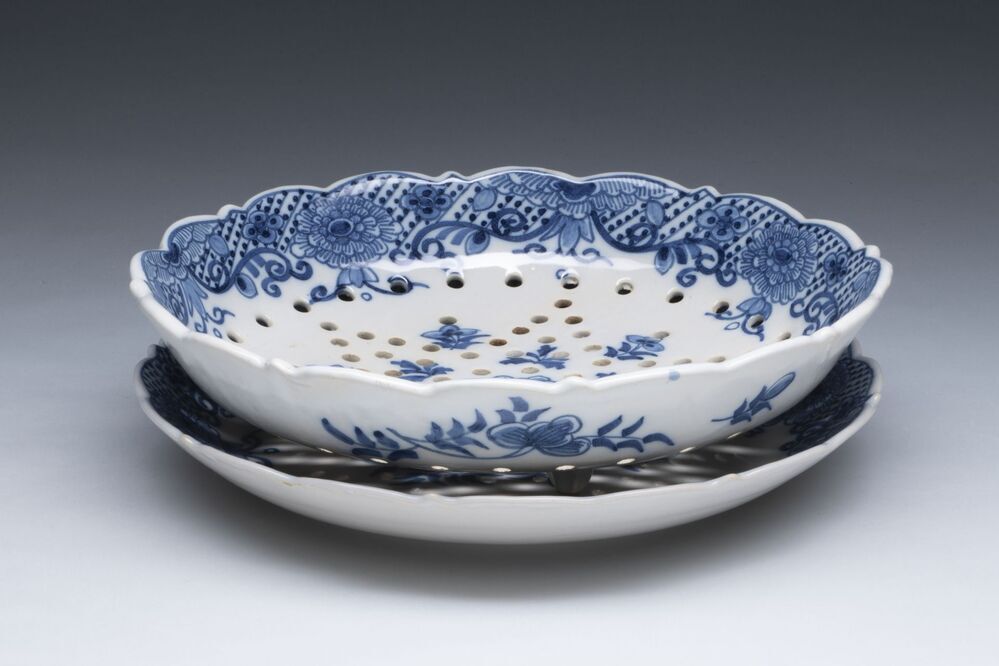 Vergiet met onderschotel