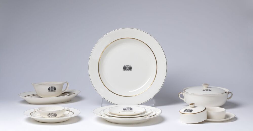 Servies met gemeentewapen van Groningen