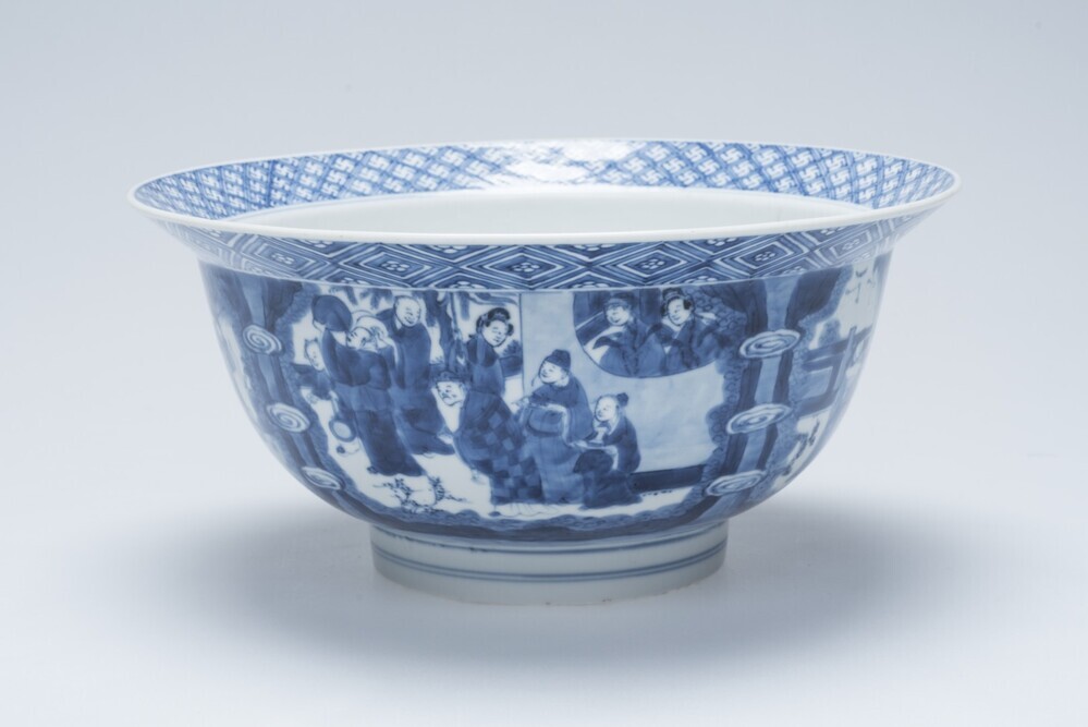 Kom, voorstelling de "Westelijke Kamer"