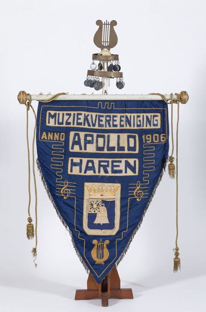 Vaandel en vaandelstok van Muziekvereeniging Apollo, Haren