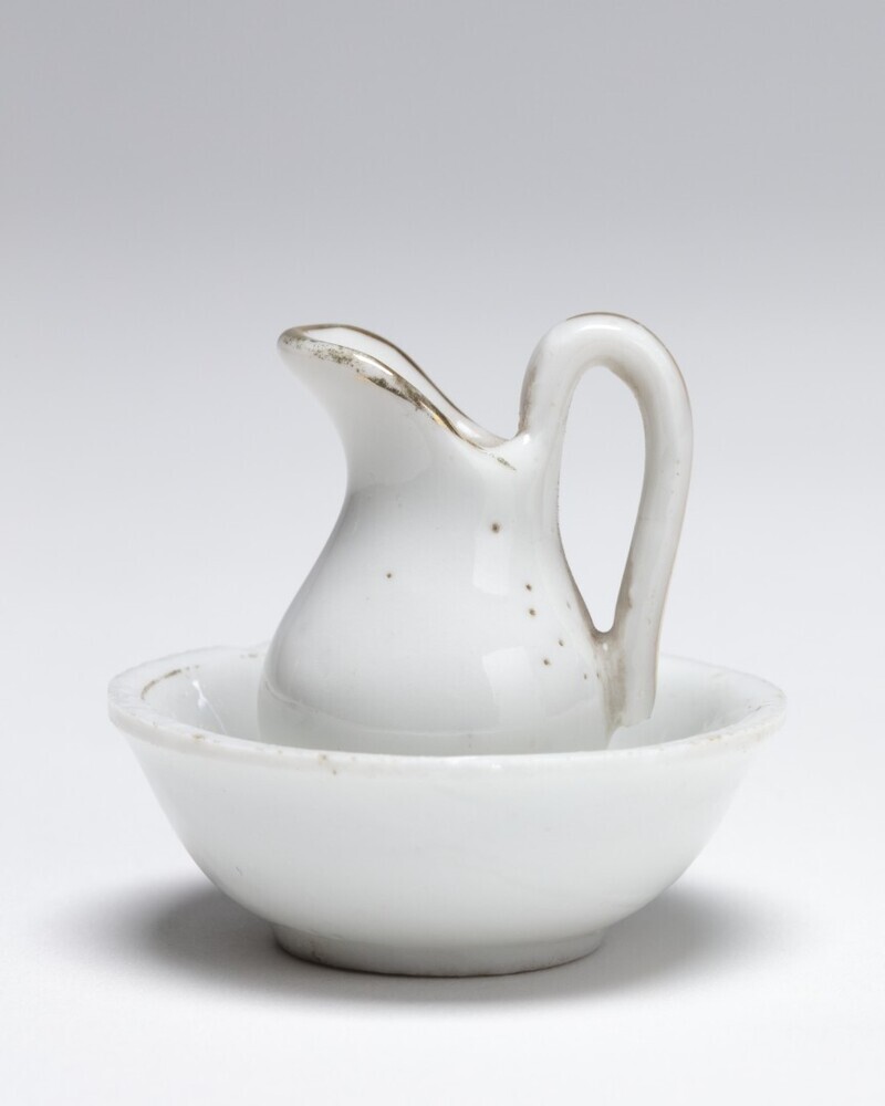 Miniatuurversie lampetkan en waskom