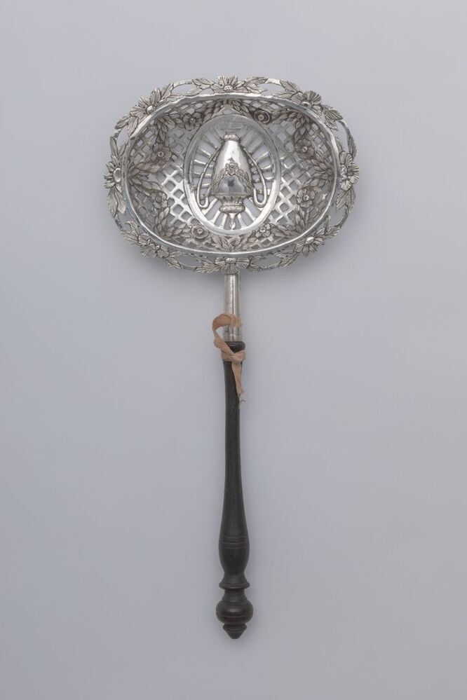 Ajour bewerkte strooilepel