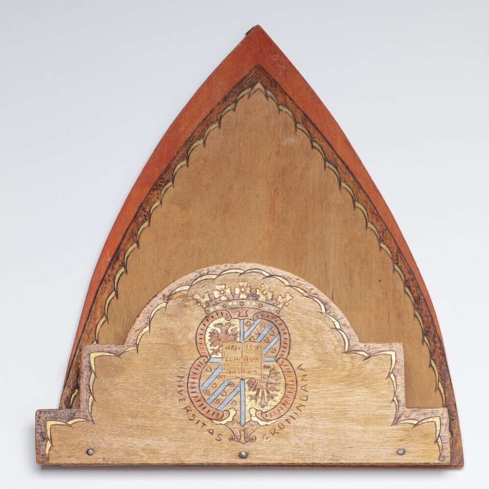 Brievenstander wapen Rijksuniversiteit Groningen