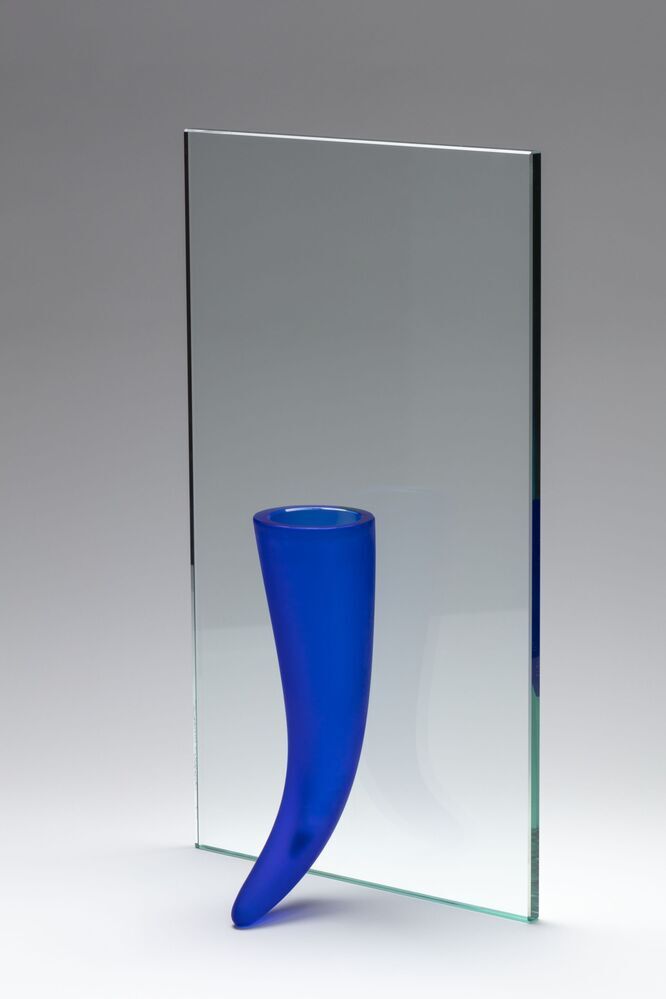 Une étrangeté contre un mur