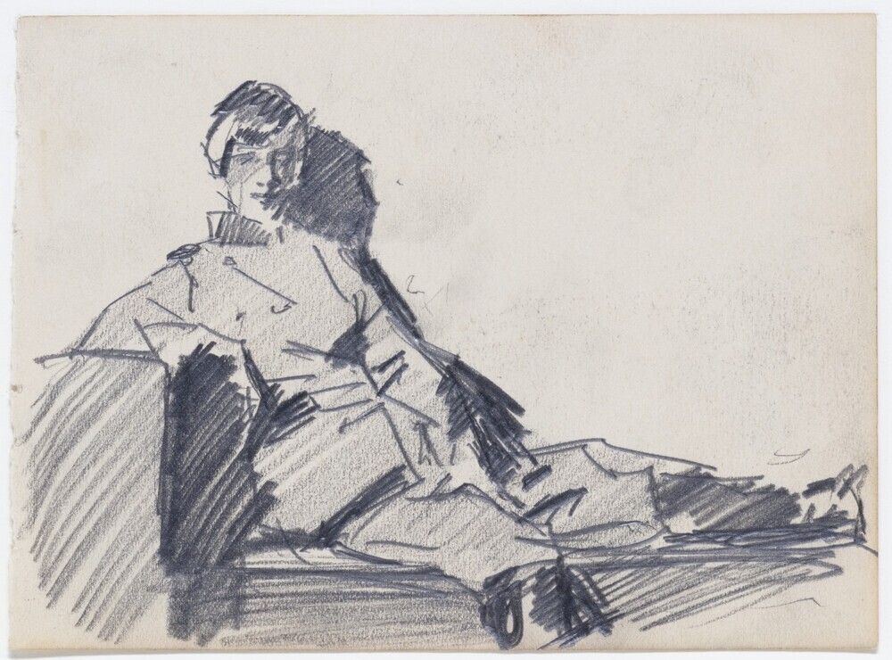 Liggende vrouw op bank