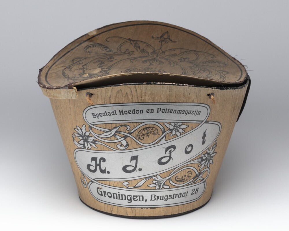 Hoedendoos en hoed, H.J. Pot Groningen