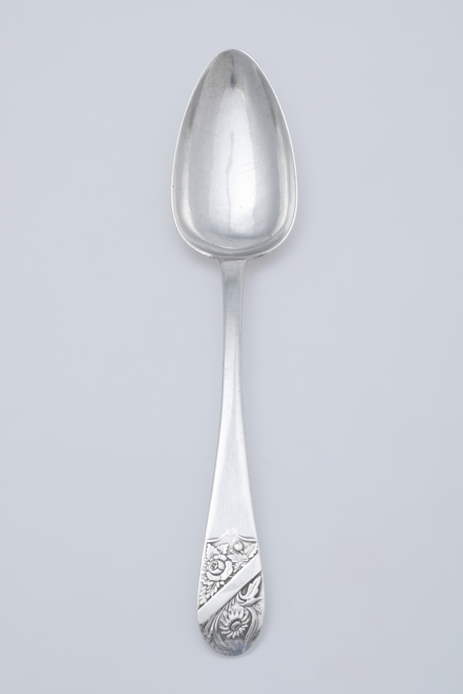 Oostzeelepel met floraal motief