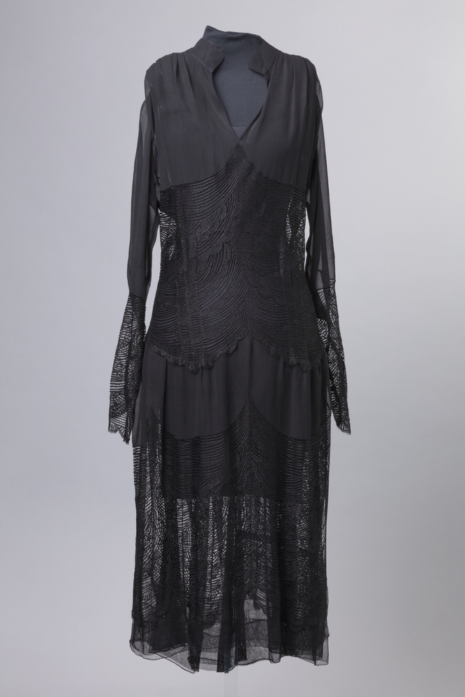 Zwarte doorzichtige jurk met kant en tule
