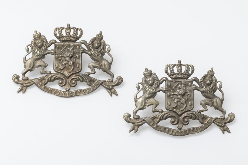 Plaat met rijkswapen