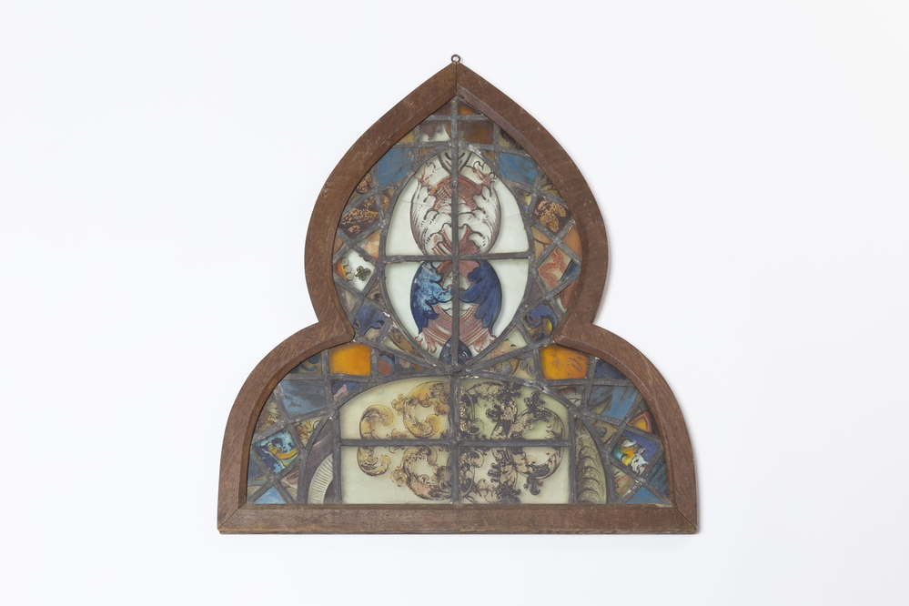 Glas in loodraam in houten lijst